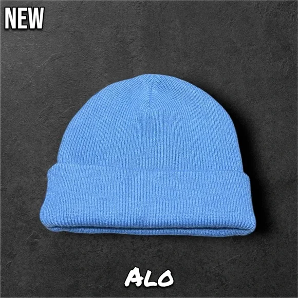 New NWT Alo Yoga Blue Blue Thick Warm Beanie Hat - Picture 4 of 4